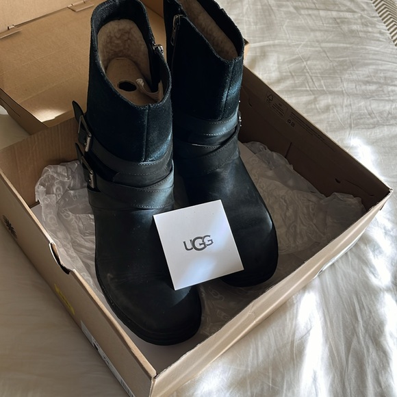 UGG Lorna Boot Black 7.5 - Picture 9 of 13
